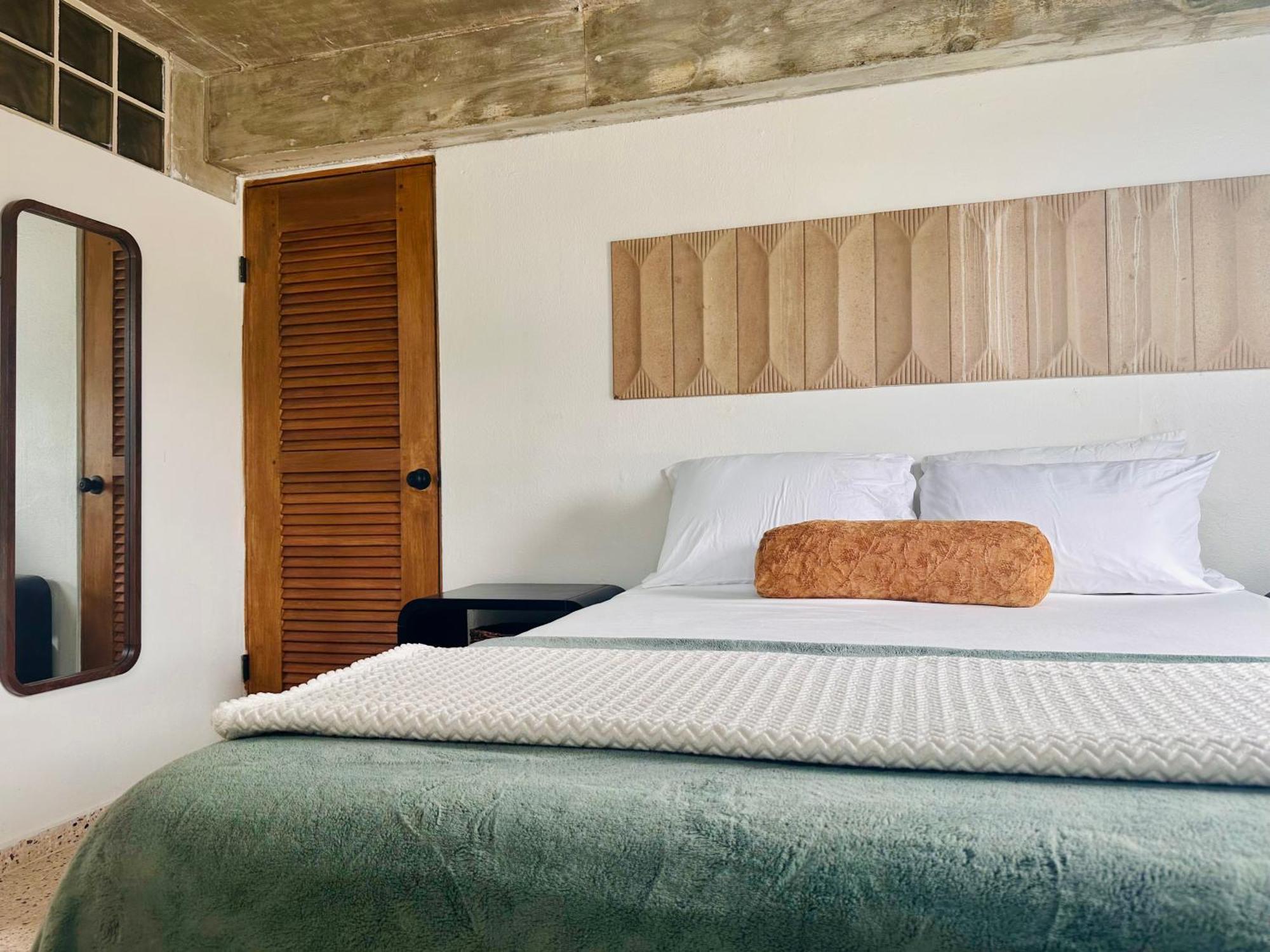 Sonsolea Hotel Лукильо Екстериор снимка